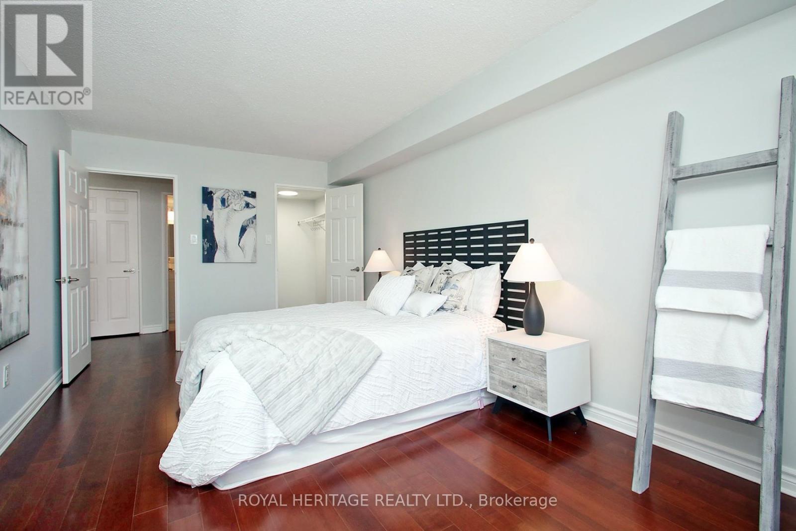 












505 - 3231 EGLINTON AVENUE E

,
Toronto (Scarborough Village),




Ontario
M1J3N5

