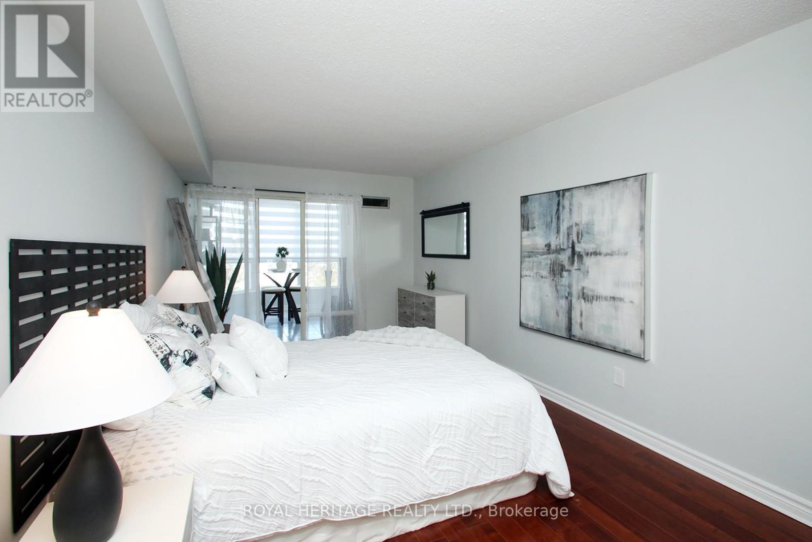 












505 - 3231 EGLINTON AVENUE E

,
Toronto (Scarborough Village),




Ontario
M1J3N5

