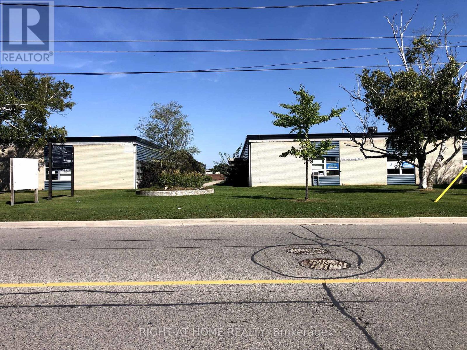 












F - 63 HOWDEN ROAD

,
Toronto (Wexford-Maryvale),




Ontario
M1R3C7

