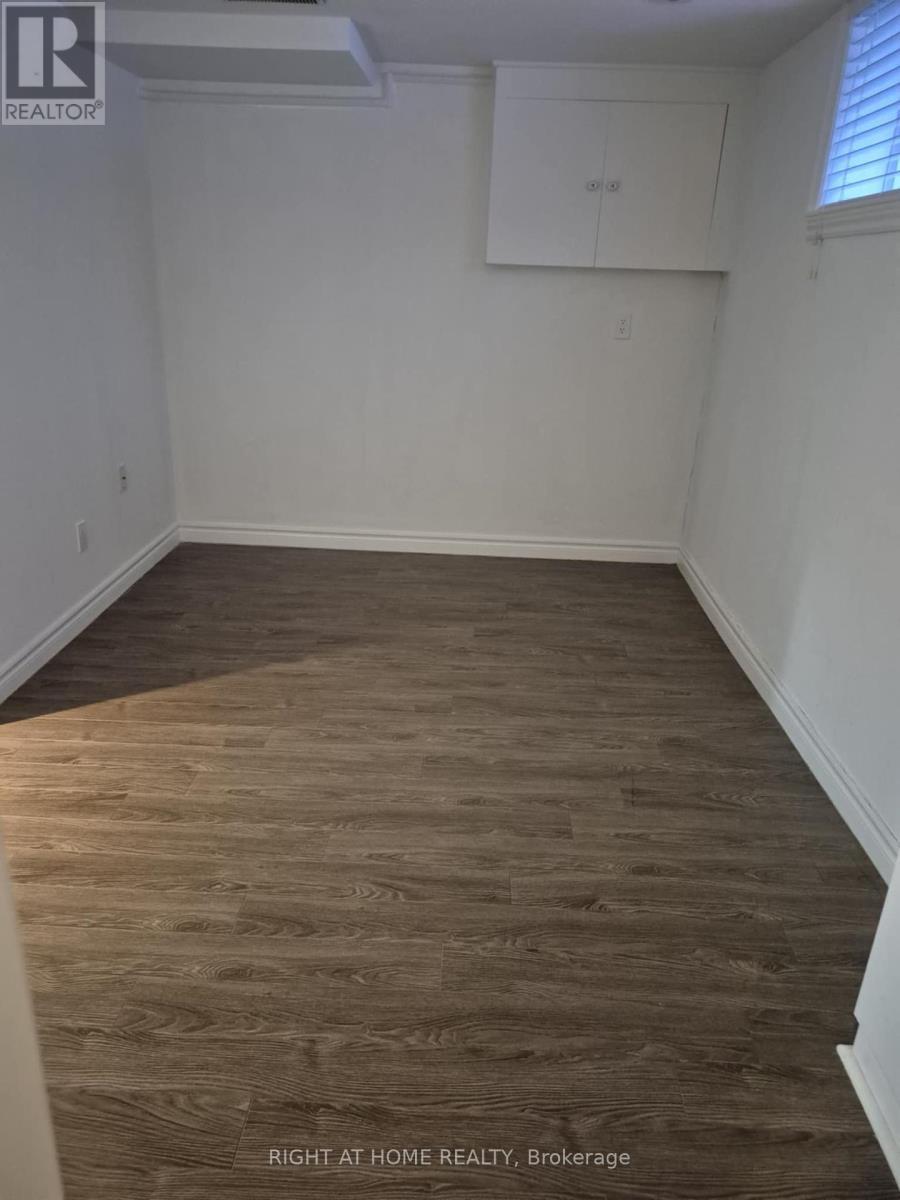 












LOWER UNIT - 141 BIRKDALE ROAD

,
Toronto (Bendale),




Ontario
M1P3R7

