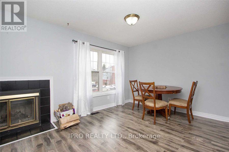 












D-17 - 1663 NASH ROAD

,
Clarington (Courtice),




Ontario
L1E1S8

