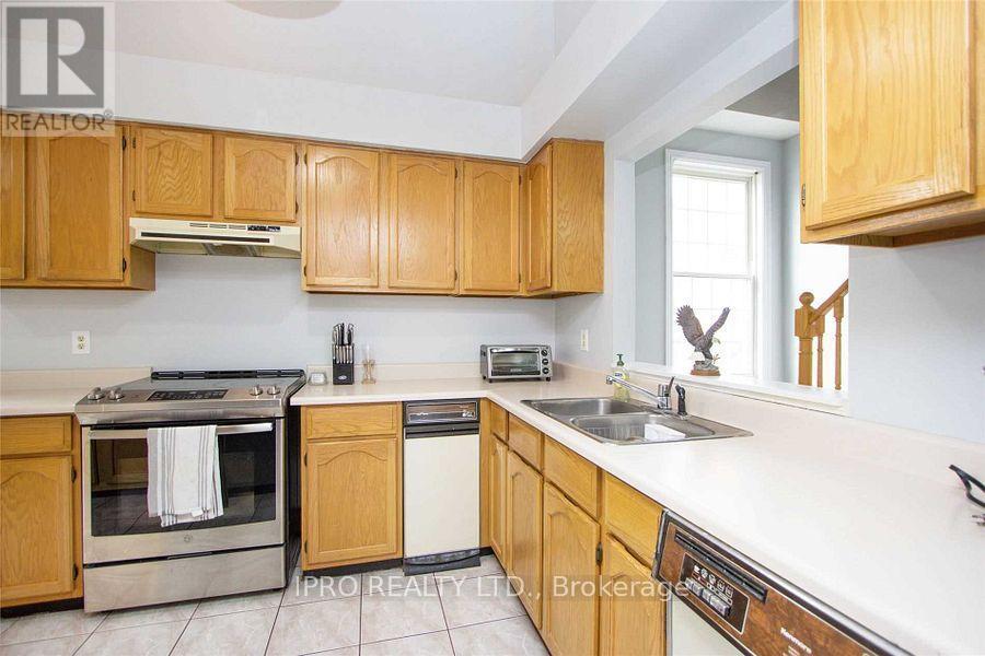 












D-17 - 1663 NASH ROAD

,
Clarington (Courtice),




Ontario
L1E1S8

