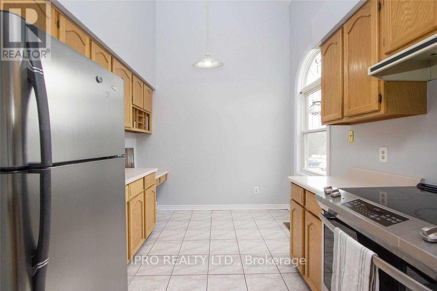 












D-17 - 1663 NASH ROAD

,
Clarington (Courtice),




Ontario
L1E1S8

