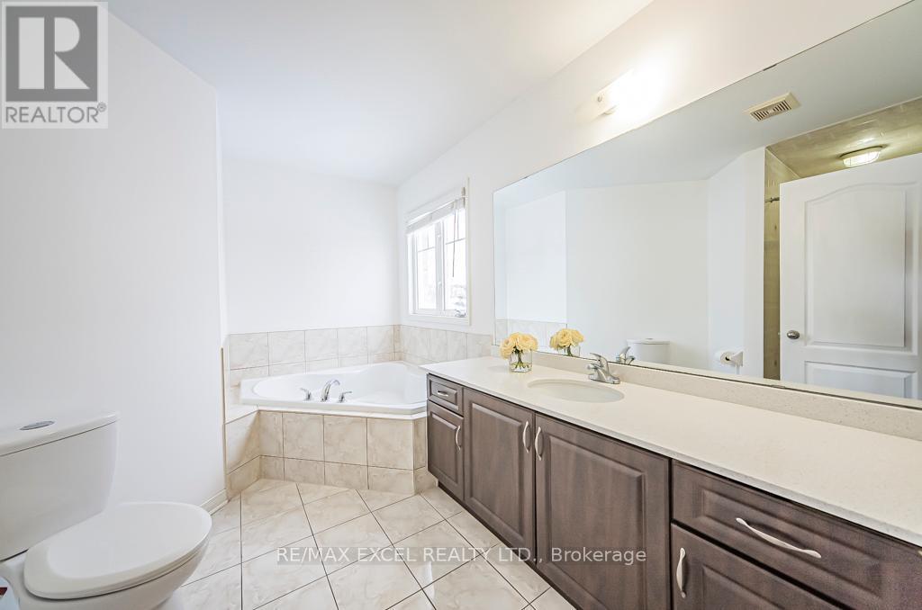 












3 HEADON AVENUE

,
Ajax (Central East),




Ontario
L1Z1R4

