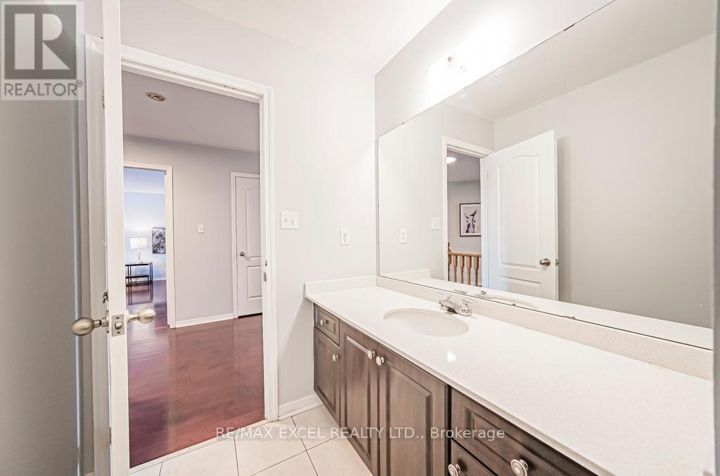 












3 HEADON AVENUE

,
Ajax (Central East),




Ontario
L1Z1R4

