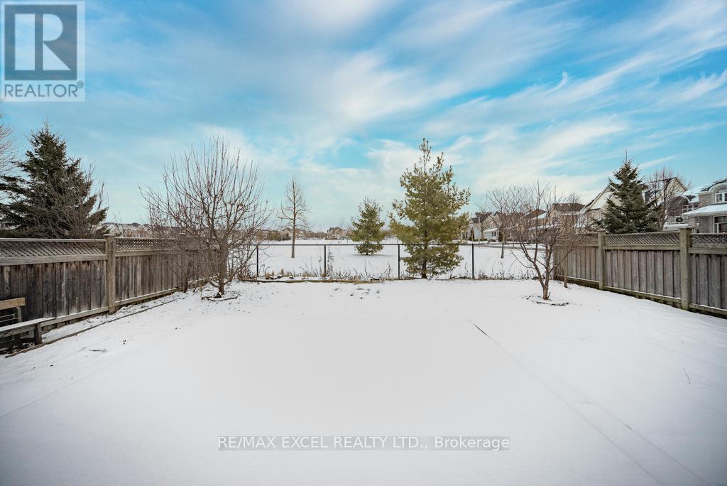 












3 HEADON AVENUE

,
Ajax (Central East),




Ontario
L1Z1R4

