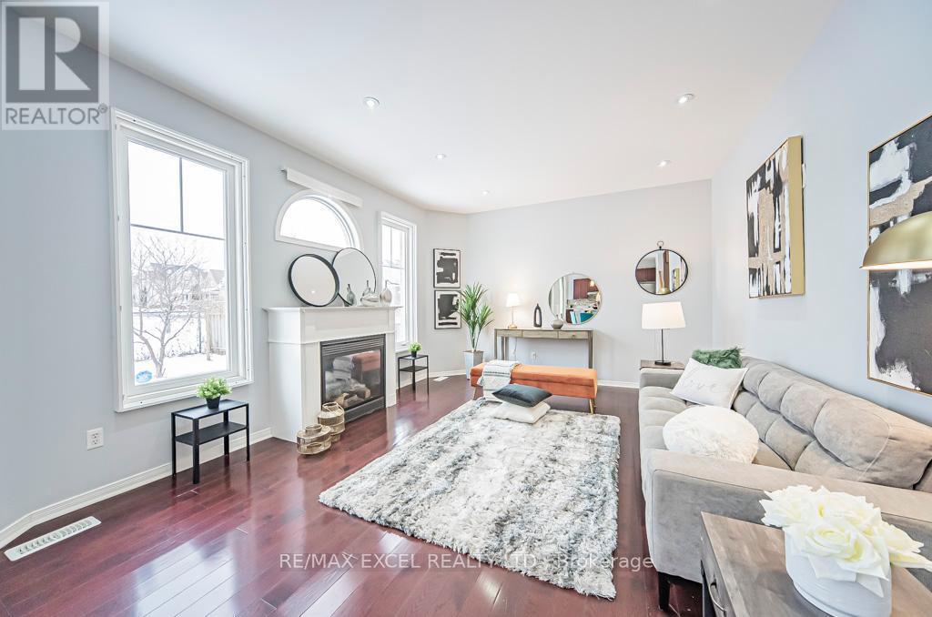 












3 HEADON AVENUE

,
Ajax (Central East),




Ontario
L1Z1R4

