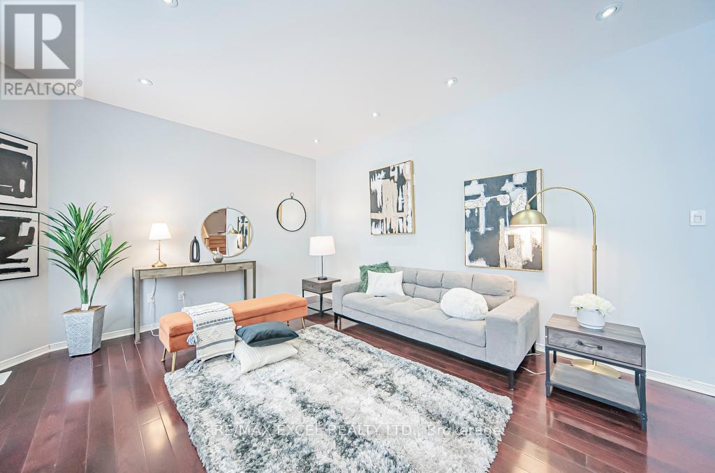 












3 HEADON AVENUE

,
Ajax (Central East),




Ontario
L1Z1R4

