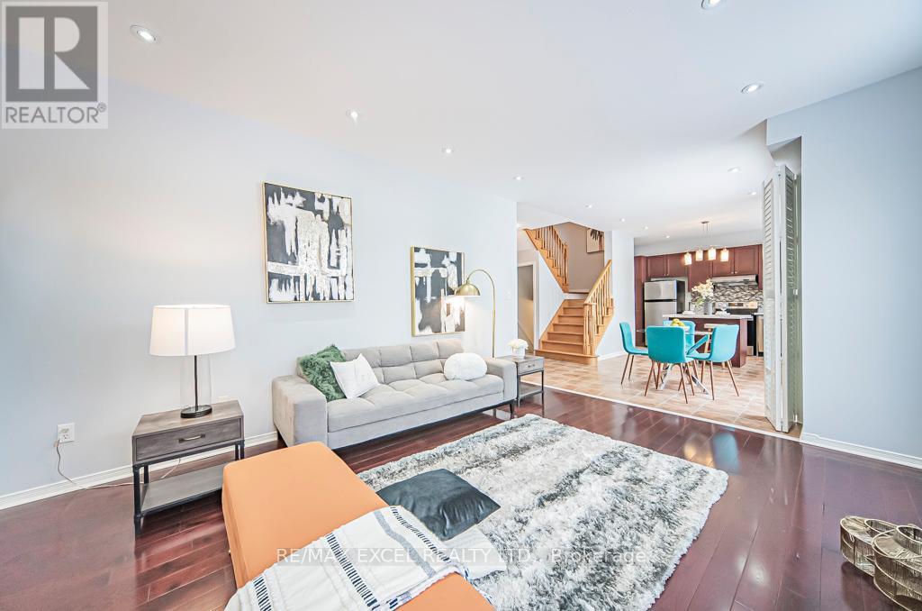 












3 HEADON AVENUE

,
Ajax (Central East),




Ontario
L1Z1R4

