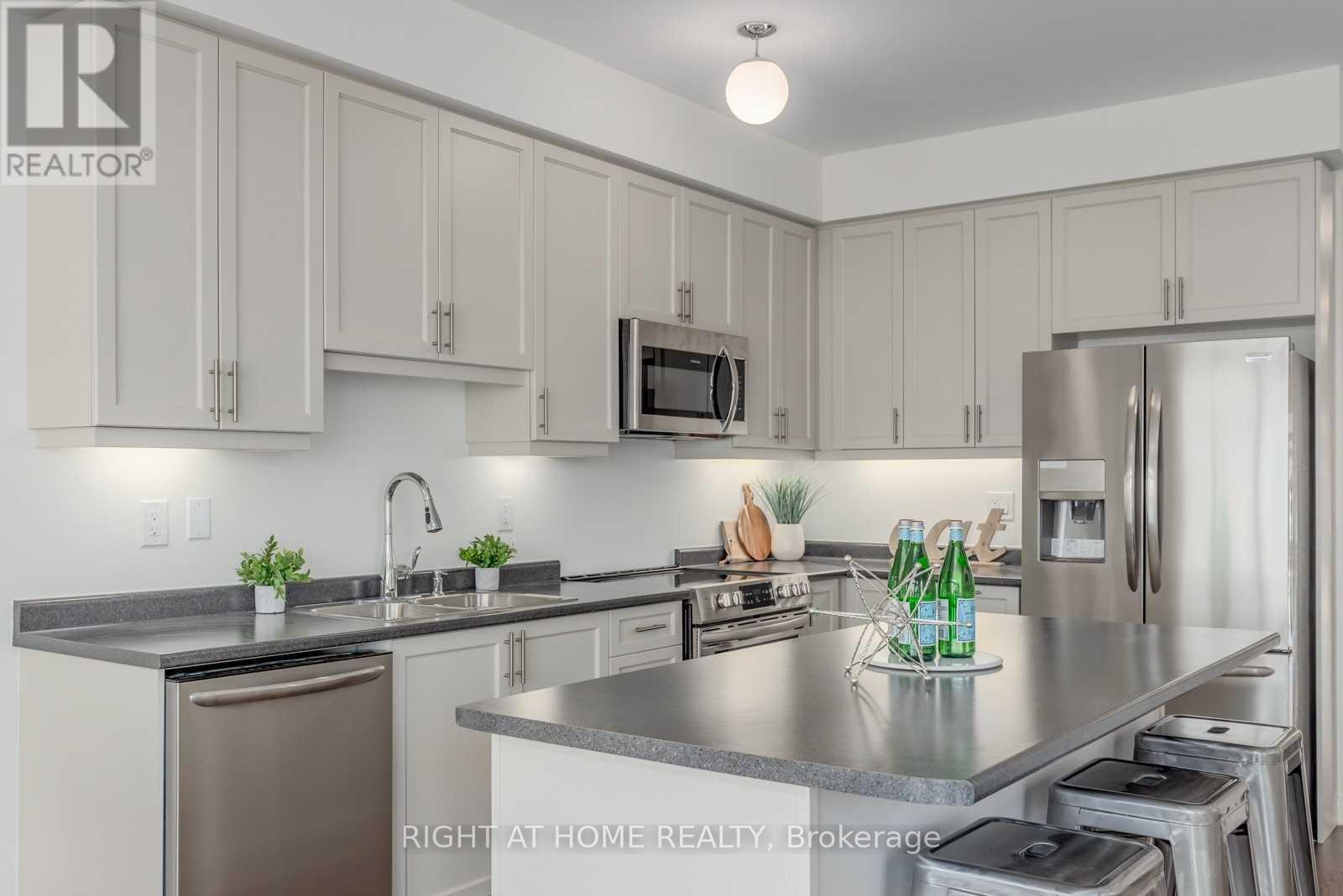 












59 CROWS NEST LANE

,
Clarington (Bowmanville),




Ontario
L1C4A9

