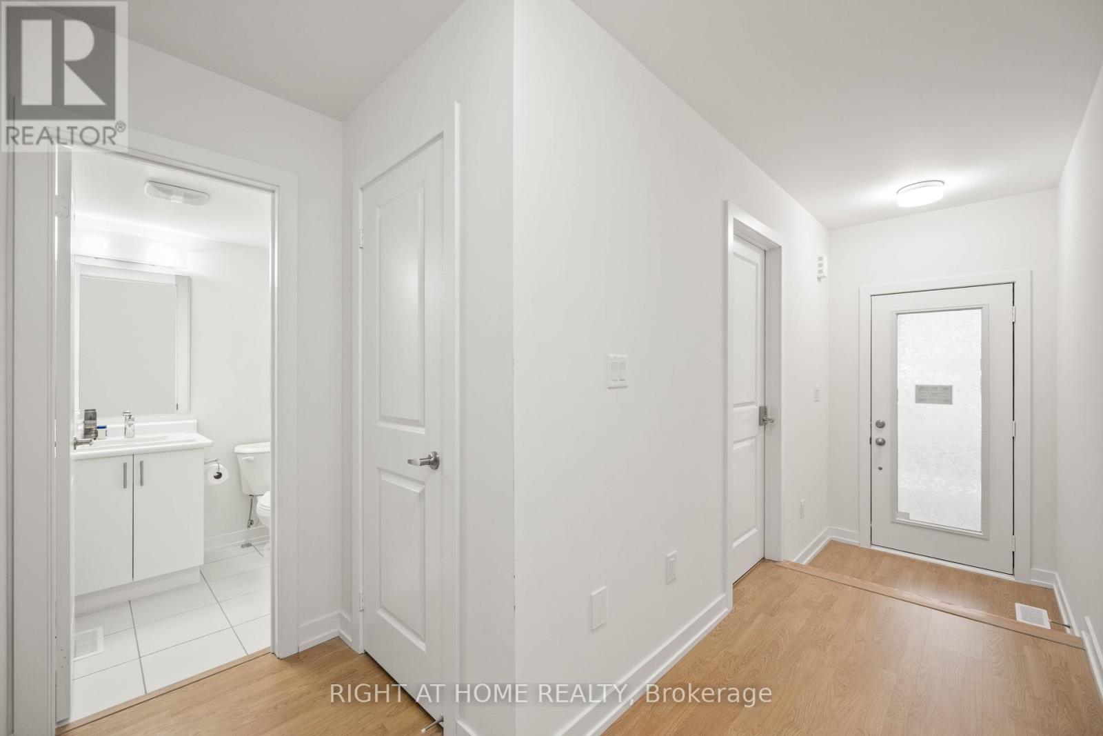 












1557 MIDLAND AVENUE

,
Toronto (Bendale),




Ontario
M1P0G3

