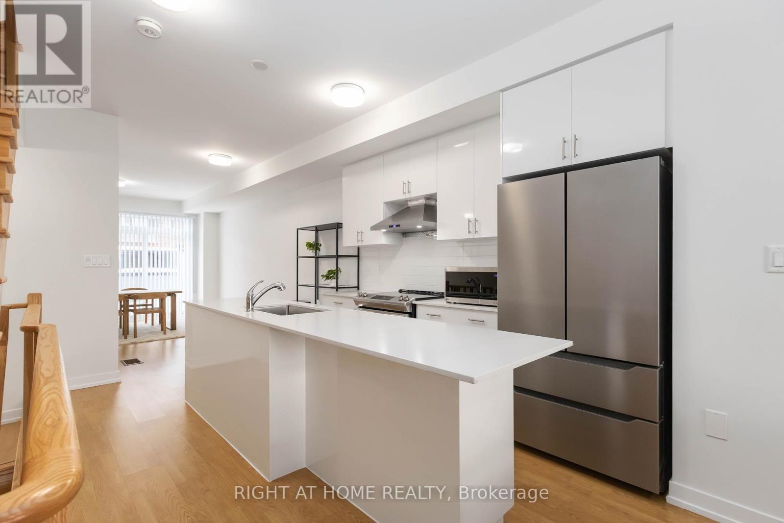 












1557 MIDLAND AVENUE

,
Toronto (Bendale),




Ontario
M1P0G3


