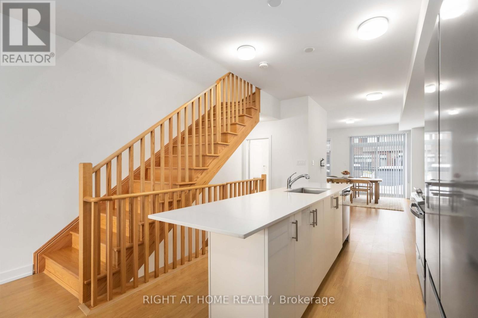 












1557 MIDLAND AVENUE

,
Toronto (Bendale),




Ontario
M1P0G3


