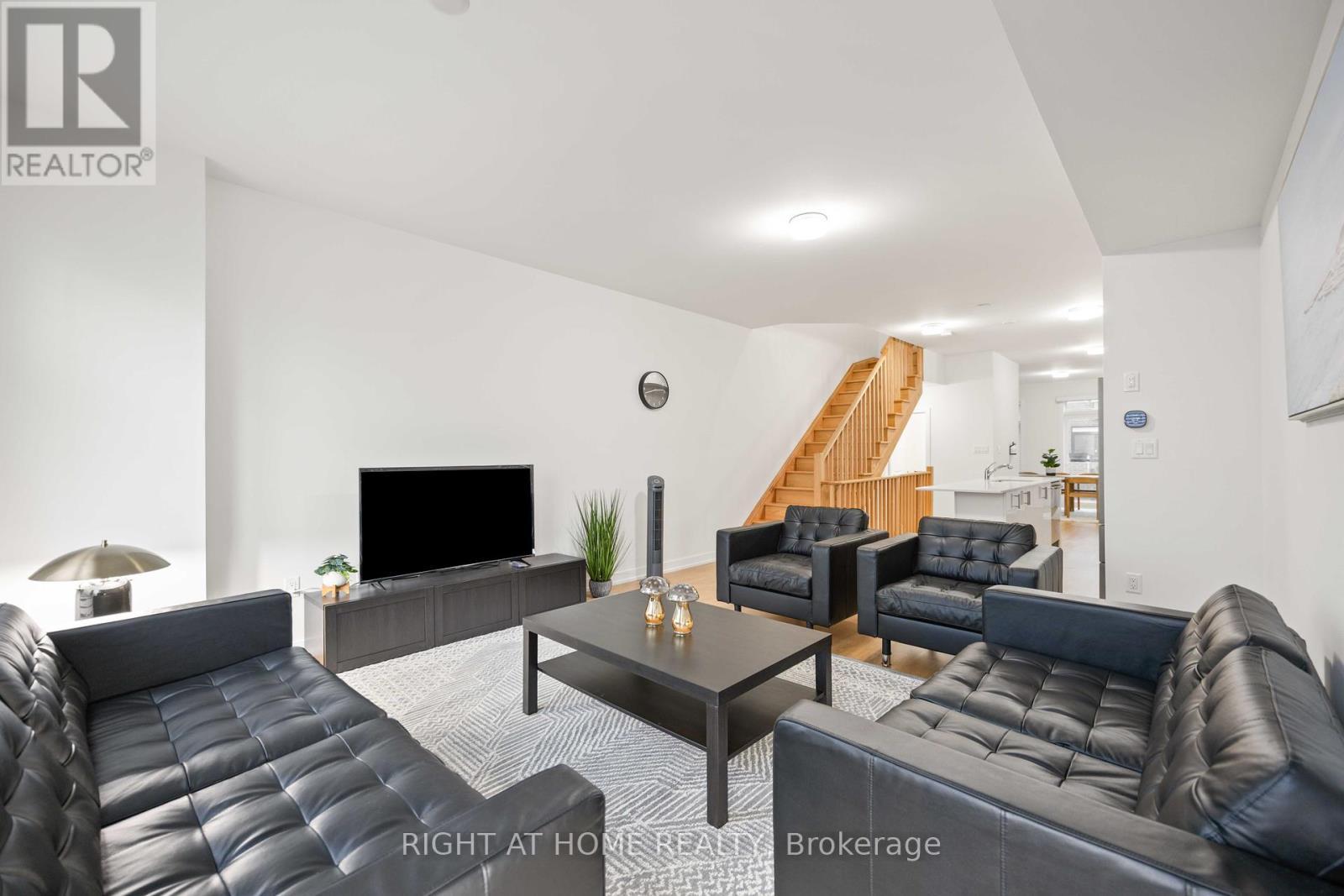 












1557 MIDLAND AVENUE

,
Toronto (Bendale),




Ontario
M1P0G3


