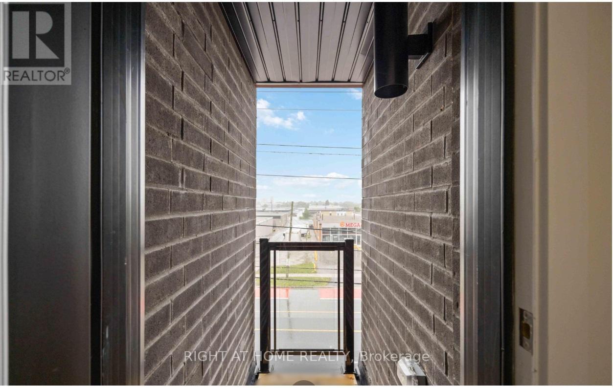 












1557 MIDLAND AVENUE

,
Toronto (Bendale),




Ontario
M1P0G3


