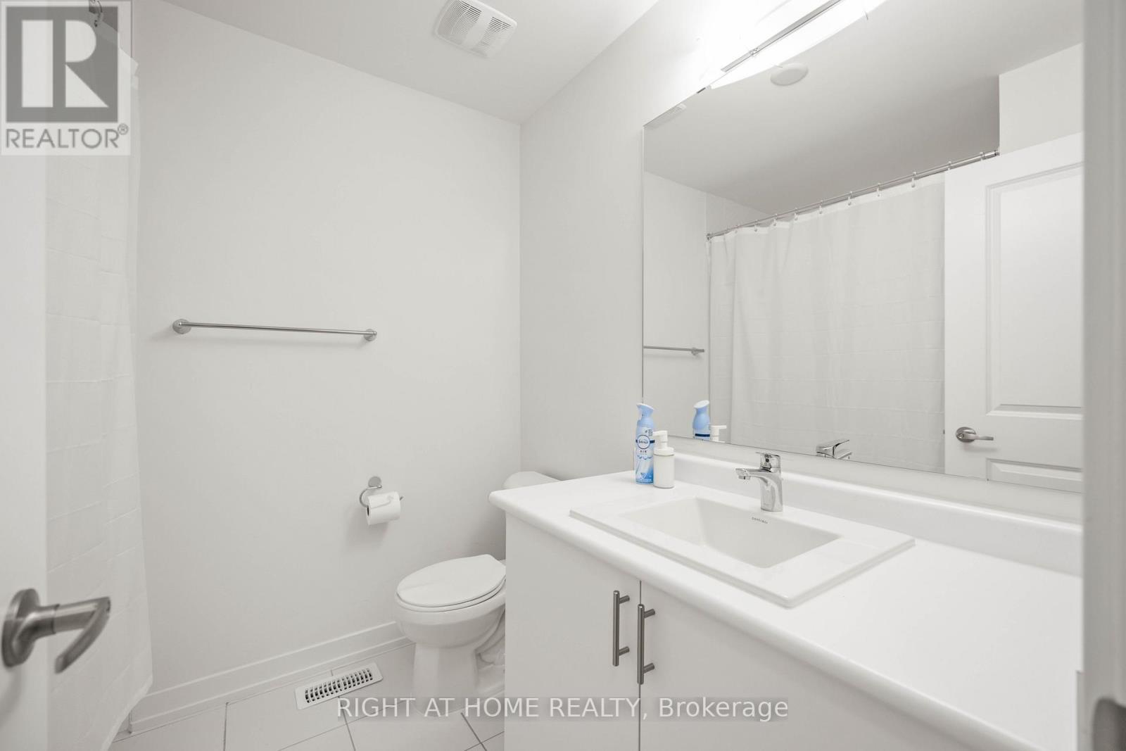 












1557 MIDLAND AVENUE

,
Toronto (Bendale),




Ontario
M1P0G3

