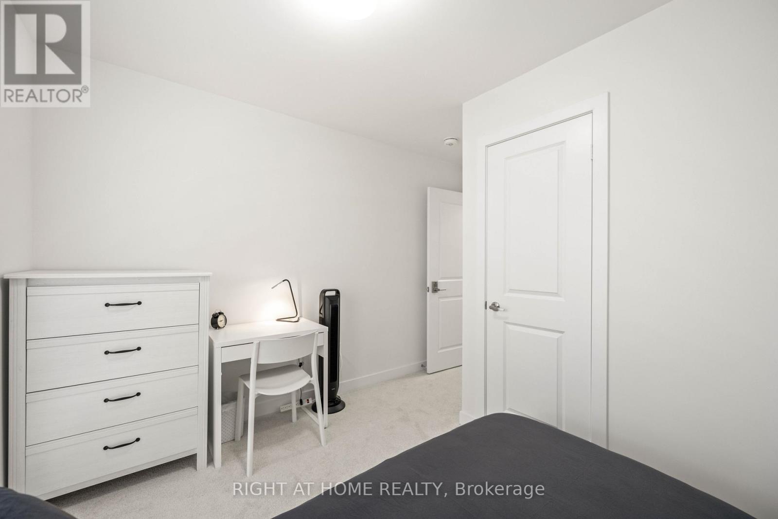 












1557 MIDLAND AVENUE

,
Toronto (Bendale),




Ontario
M1P0G3

