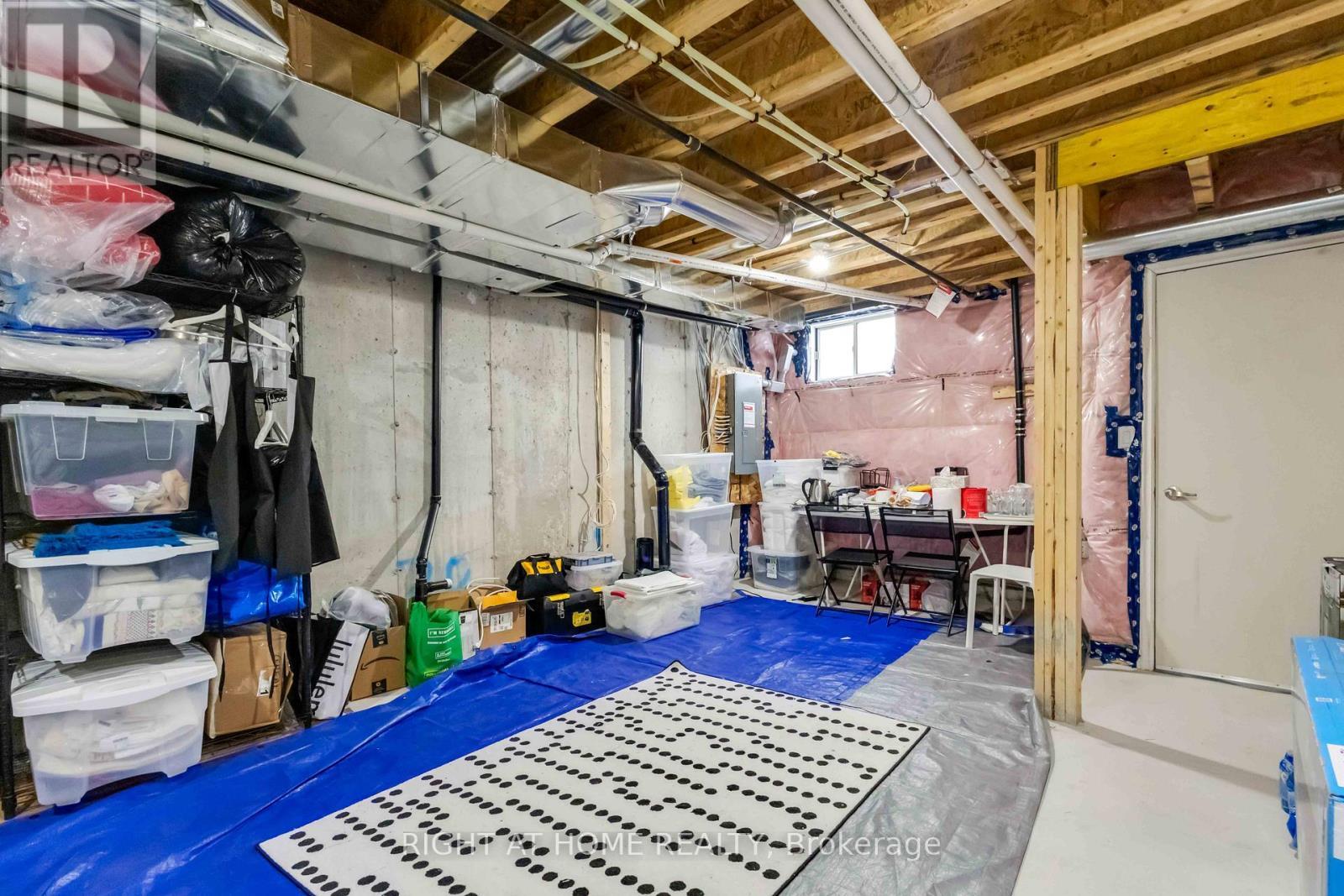 












1557 MIDLAND AVENUE

,
Toronto (Bendale),




Ontario
M1P0G3

