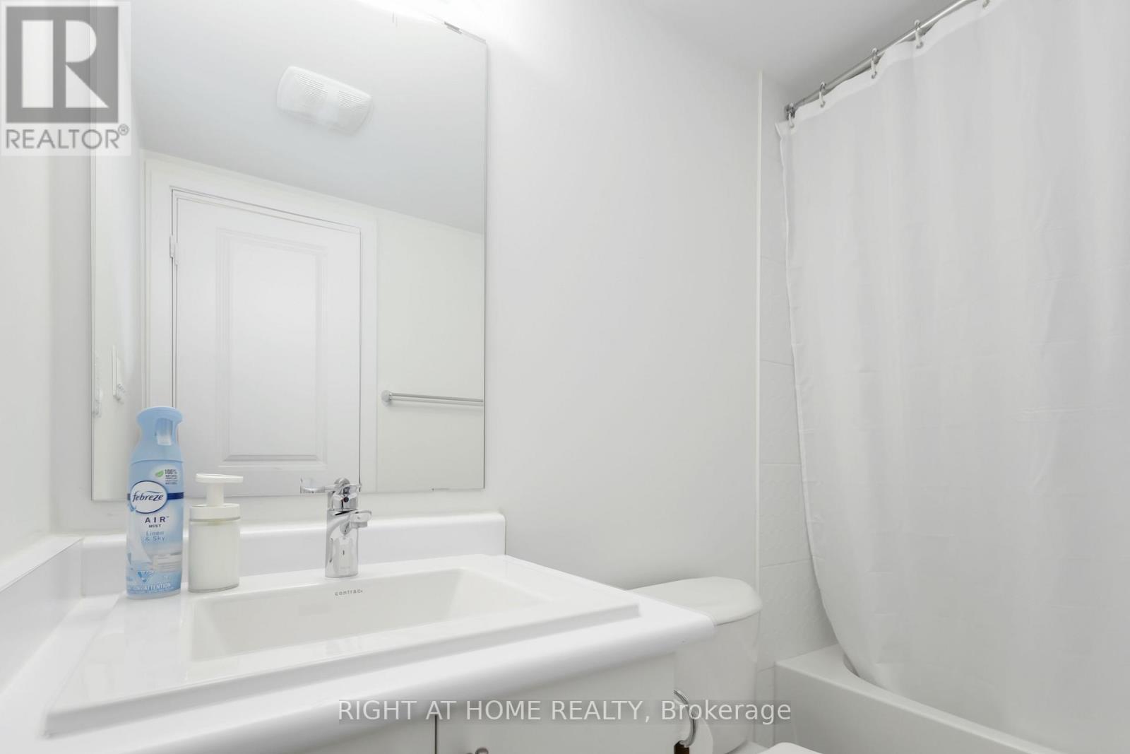 












1557 MIDLAND AVENUE

,
Toronto (Bendale),




Ontario
M1P0G3

