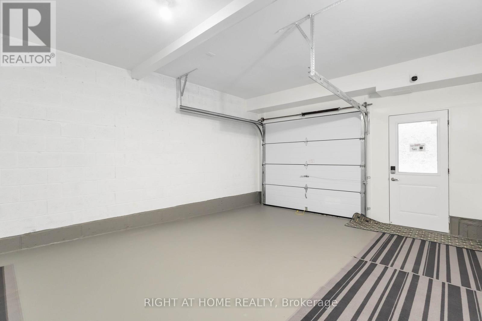 












1557 MIDLAND AVENUE

,
Toronto (Bendale),




Ontario
M1P0G3


