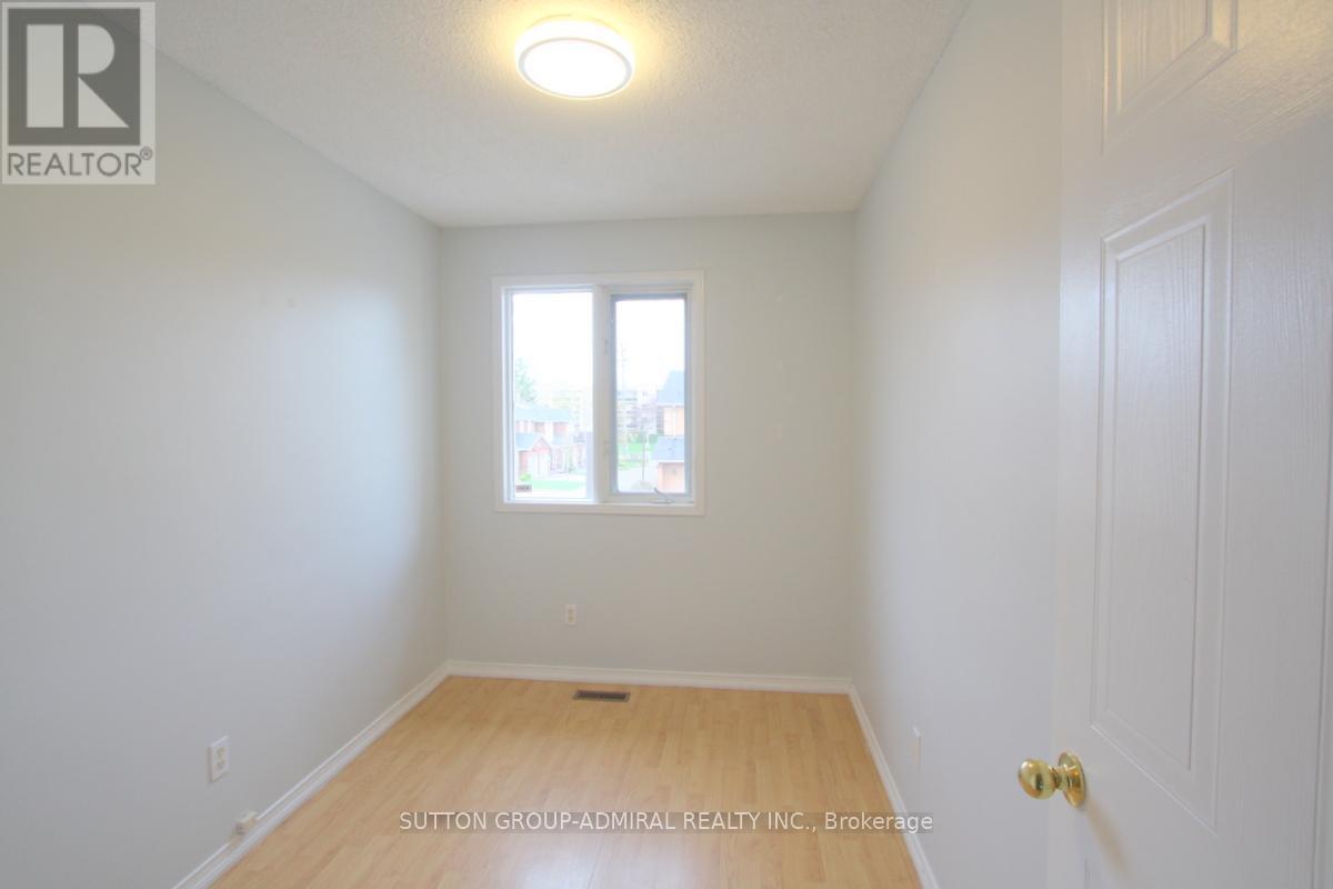 












27 - 811 WILSON ROAD N

,
Oshawa (Pinecrest),




Ontario
L1G7Z5

