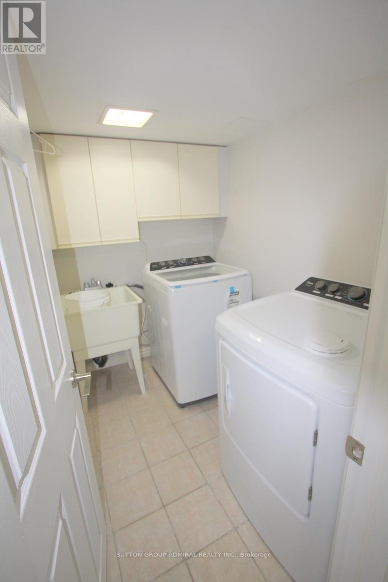 












27 - 811 WILSON ROAD N

,
Oshawa (Pinecrest),




Ontario
L1G7Z5

