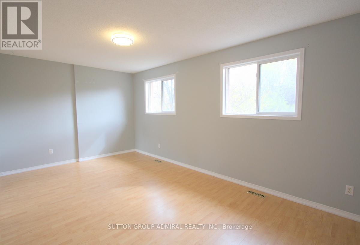 












27 - 811 WILSON ROAD N

,
Oshawa (Pinecrest),




Ontario
L1G7Z5

