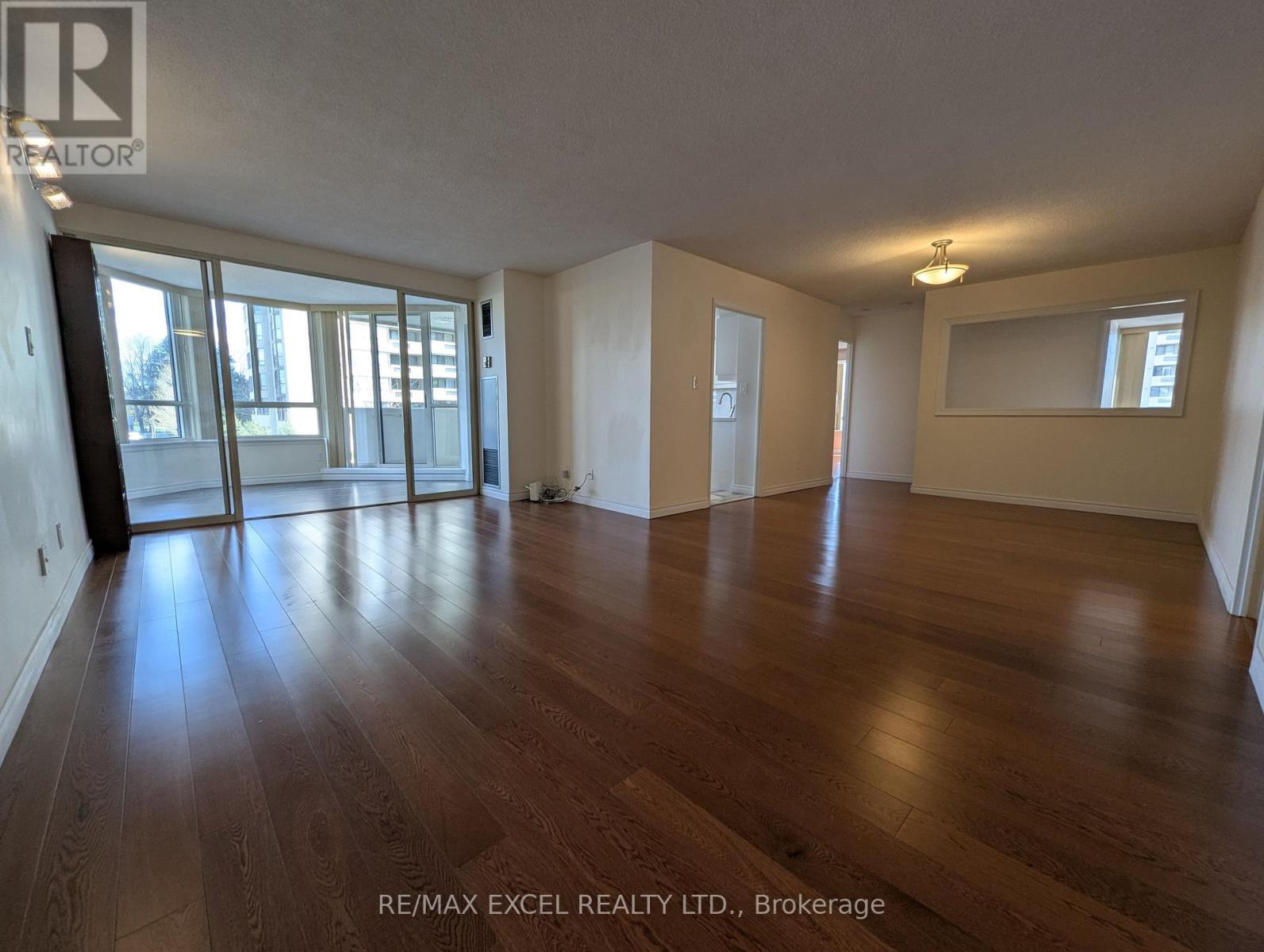 












203 - 275 BAMBURGH CIRCLE

,
Toronto (Steeles),




Ontario
M1W3X4

