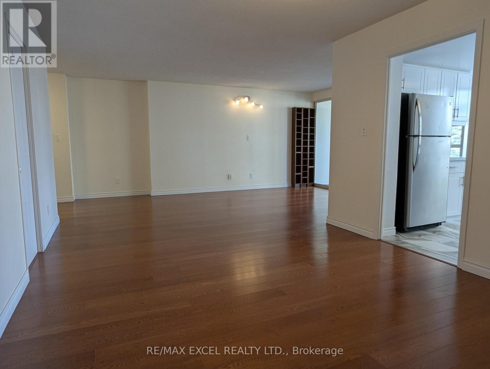 












203 - 275 BAMBURGH CIRCLE

,
Toronto (Steeles),




Ontario
M1W3X4

