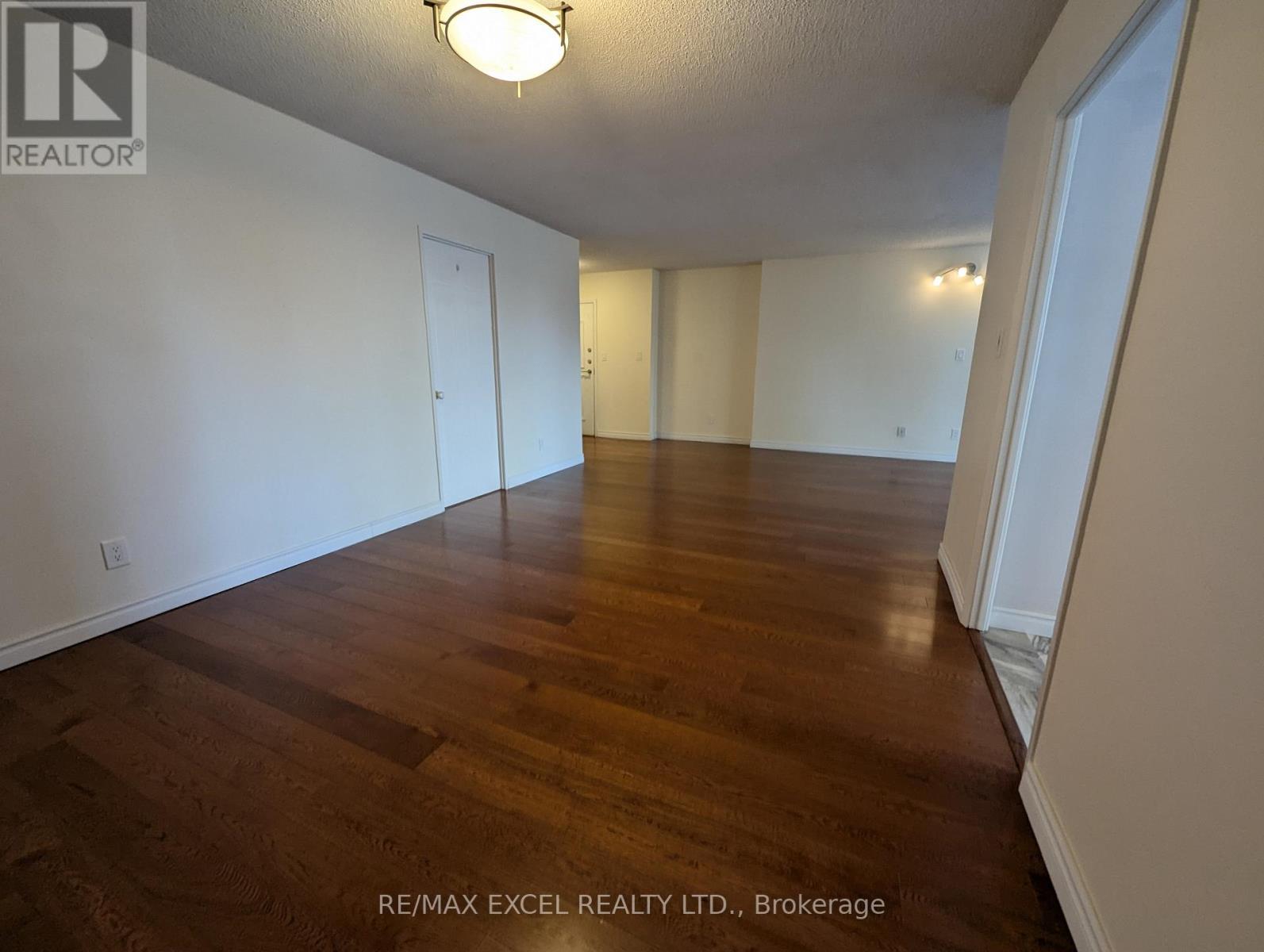 












203 - 275 BAMBURGH CIRCLE

,
Toronto (Steeles),




Ontario
M1W3X4

