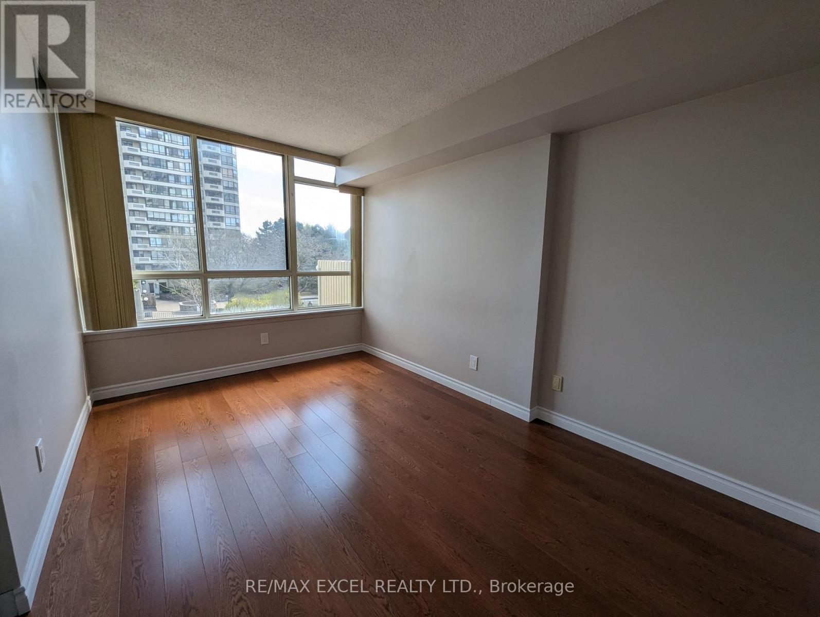 












203 - 275 BAMBURGH CIRCLE

,
Toronto (Steeles),




Ontario
M1W3X4

