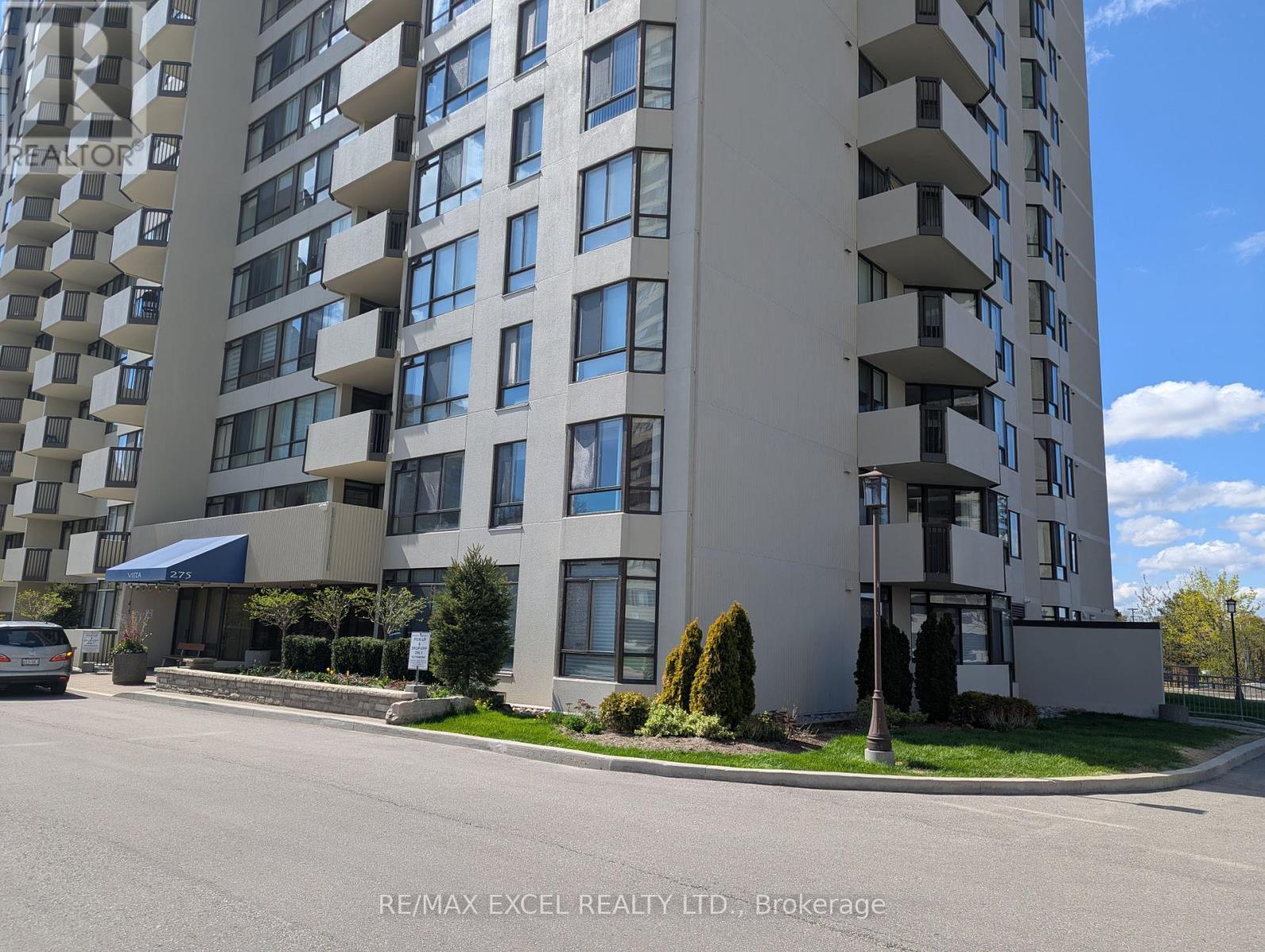 












203 - 275 BAMBURGH CIRCLE

,
Toronto (Steeles),




Ontario
M1W3X4

