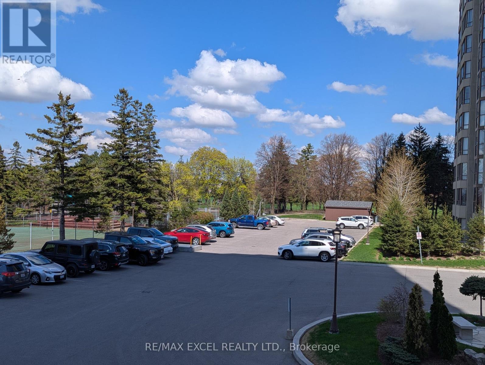 












203 - 275 BAMBURGH CIRCLE

,
Toronto (Steeles),




Ontario
M1W3X4

