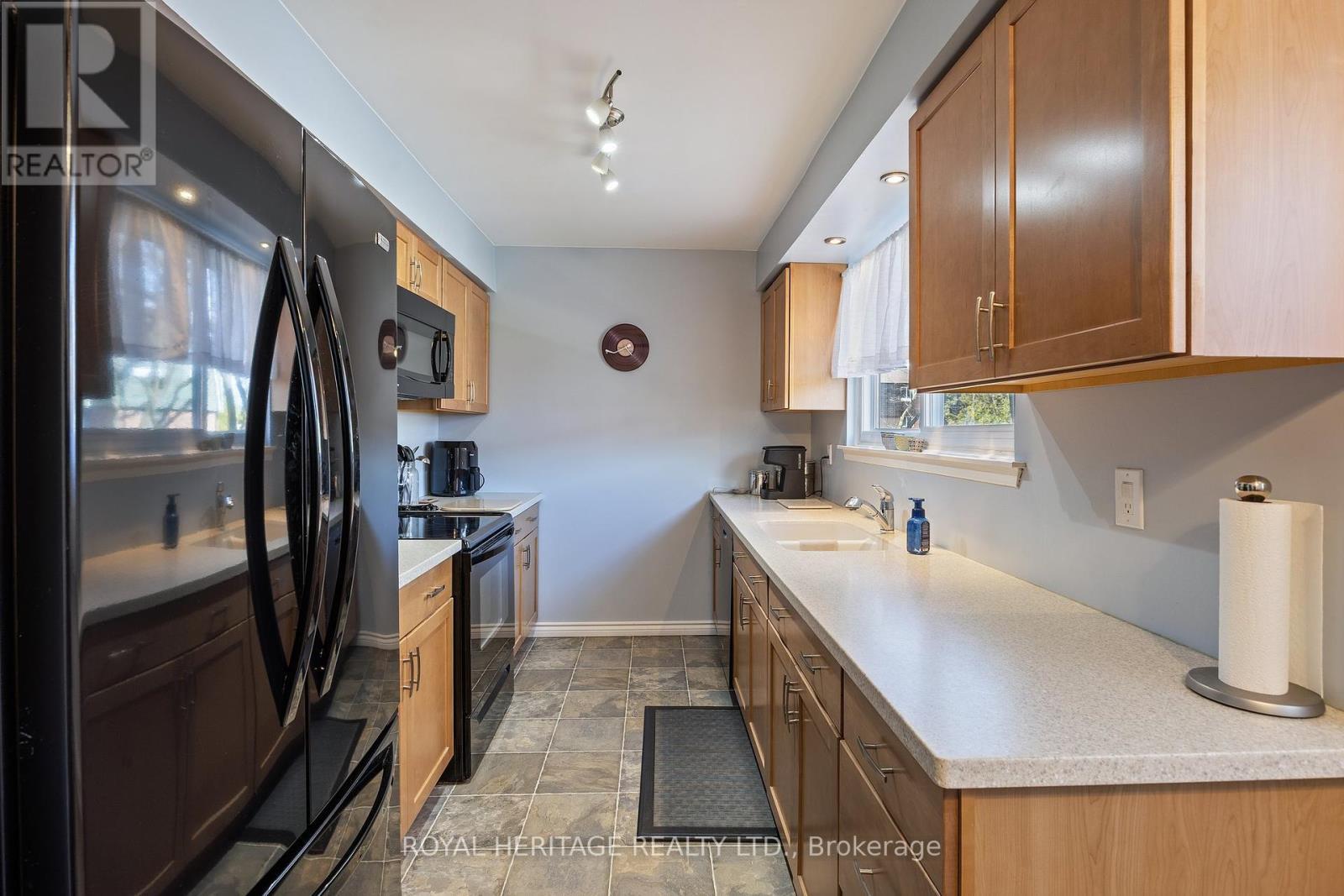 












44 - 1310 FIELDLIGHT BOULEVARD

,
Pickering (Liverpool),




Ontario
L1V2Y8

