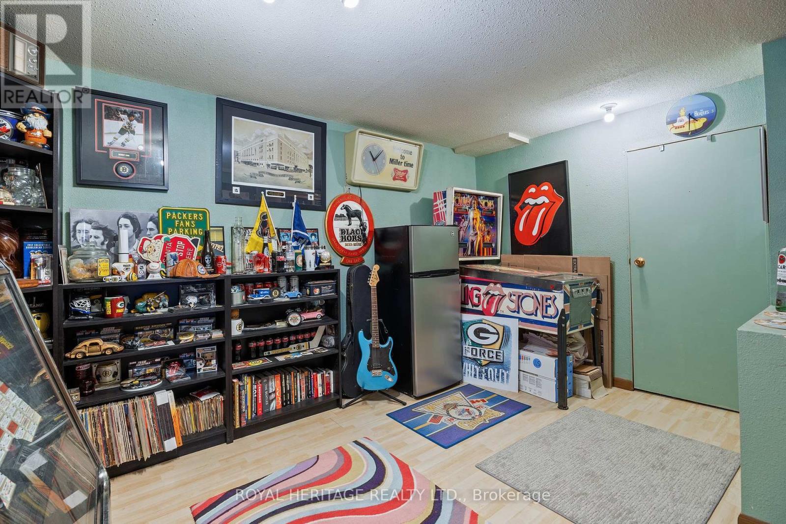












44 - 1310 FIELDLIGHT BOULEVARD

,
Pickering (Liverpool),




Ontario
L1V2Y8

