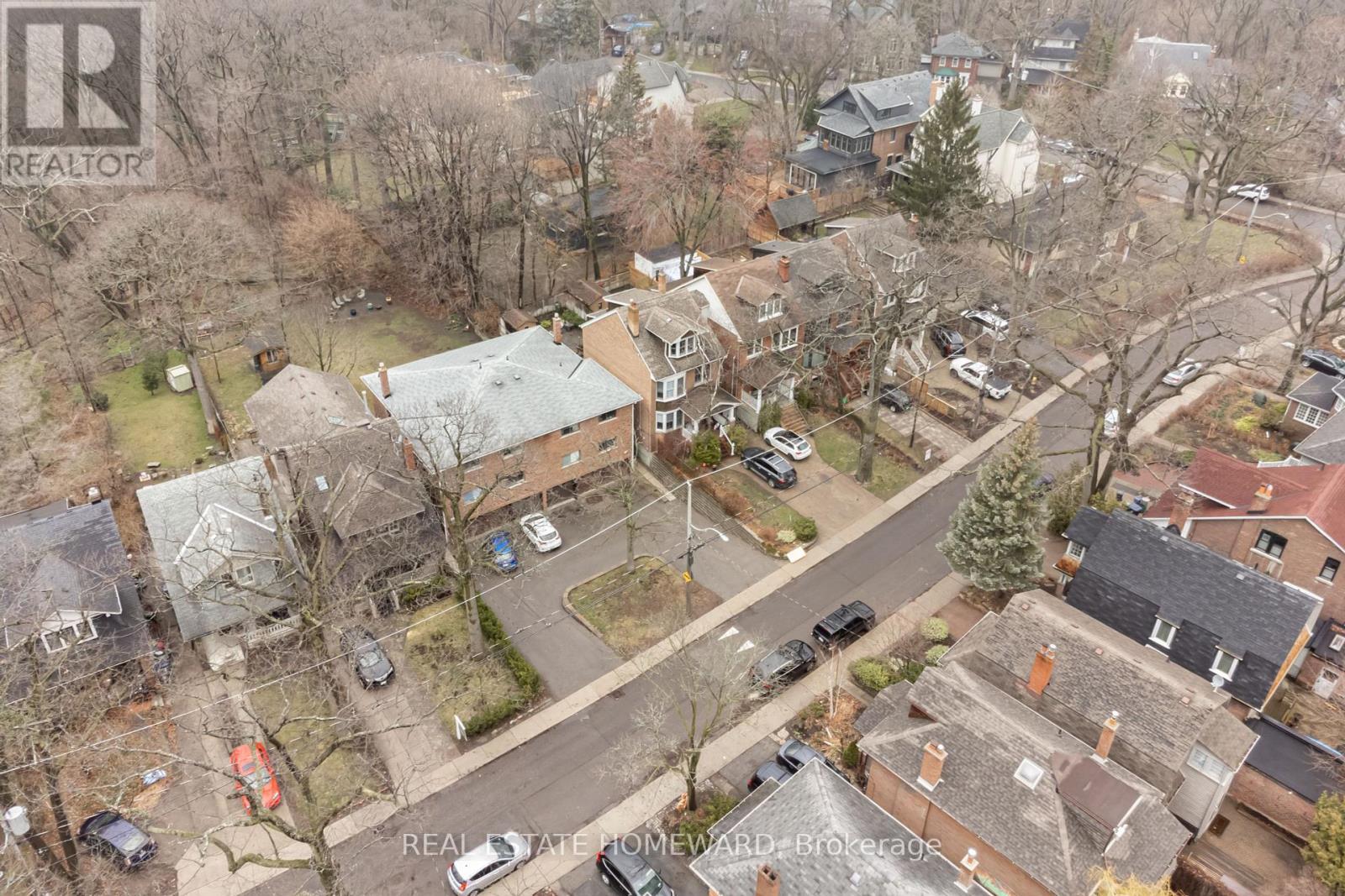 












176/178 BALSAM AVENUE

,
Toronto (The Beaches),




Ontario
M4E3C1

