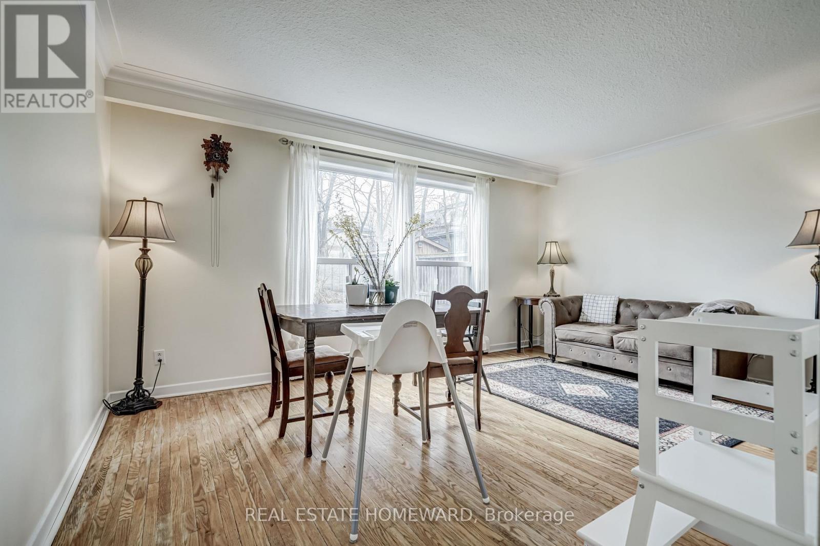 












176/178 BALSAM AVENUE

,
Toronto (The Beaches),




Ontario
M4E3C1

