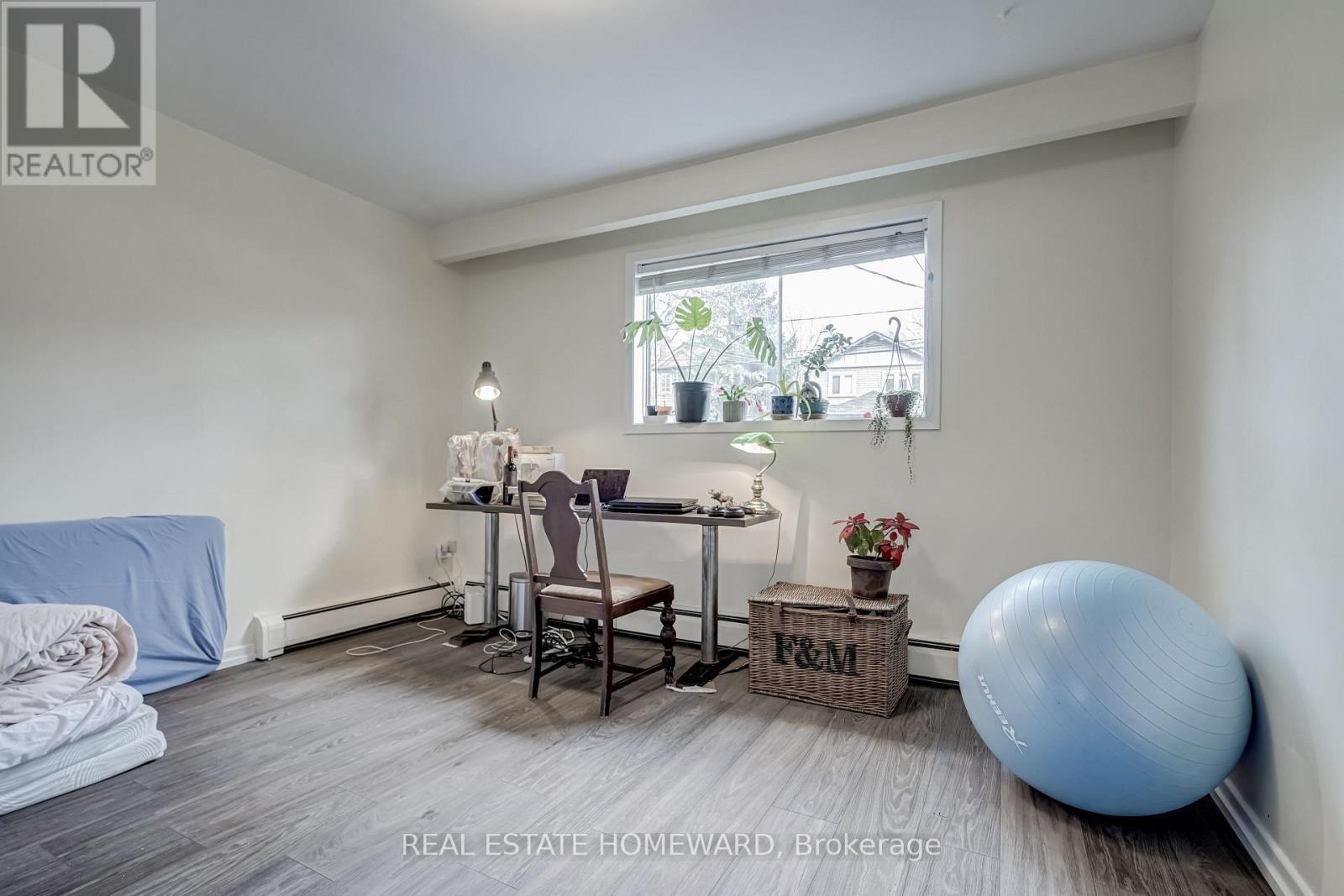












176/178 BALSAM AVENUE

,
Toronto (The Beaches),




Ontario
M4E3C1

