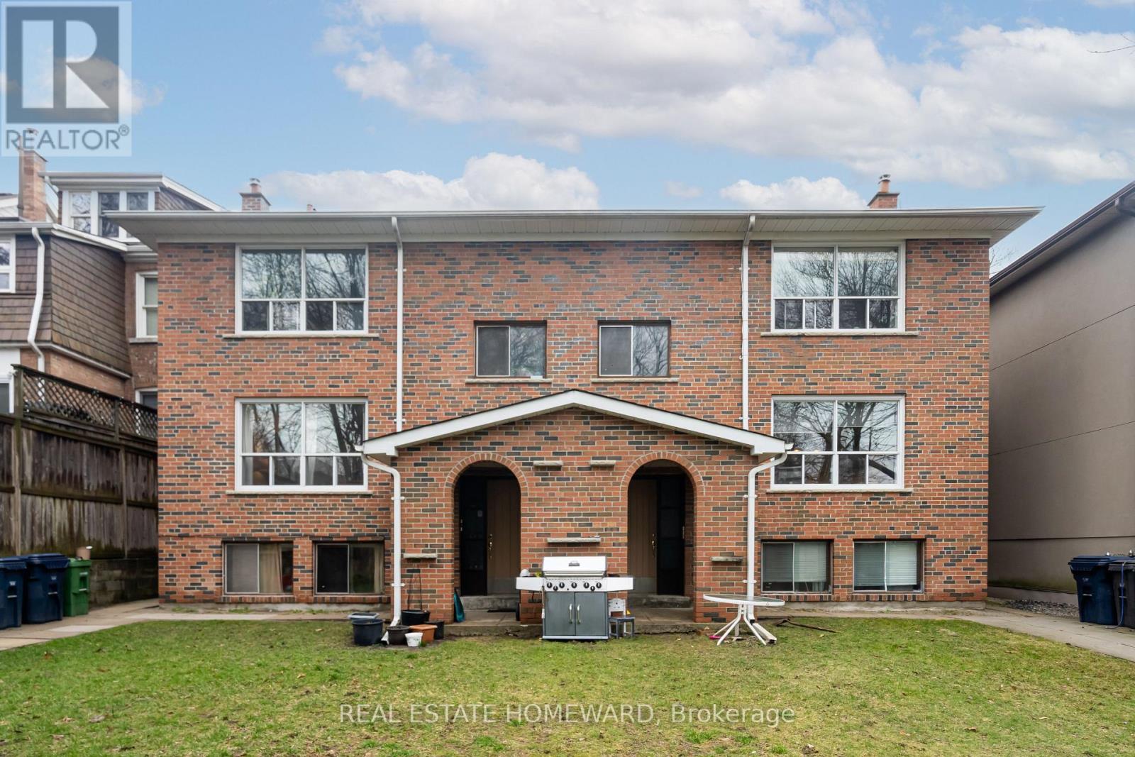 












176/178 BALSAM AVENUE

,
Toronto (The Beaches),




Ontario
M4E3C1

