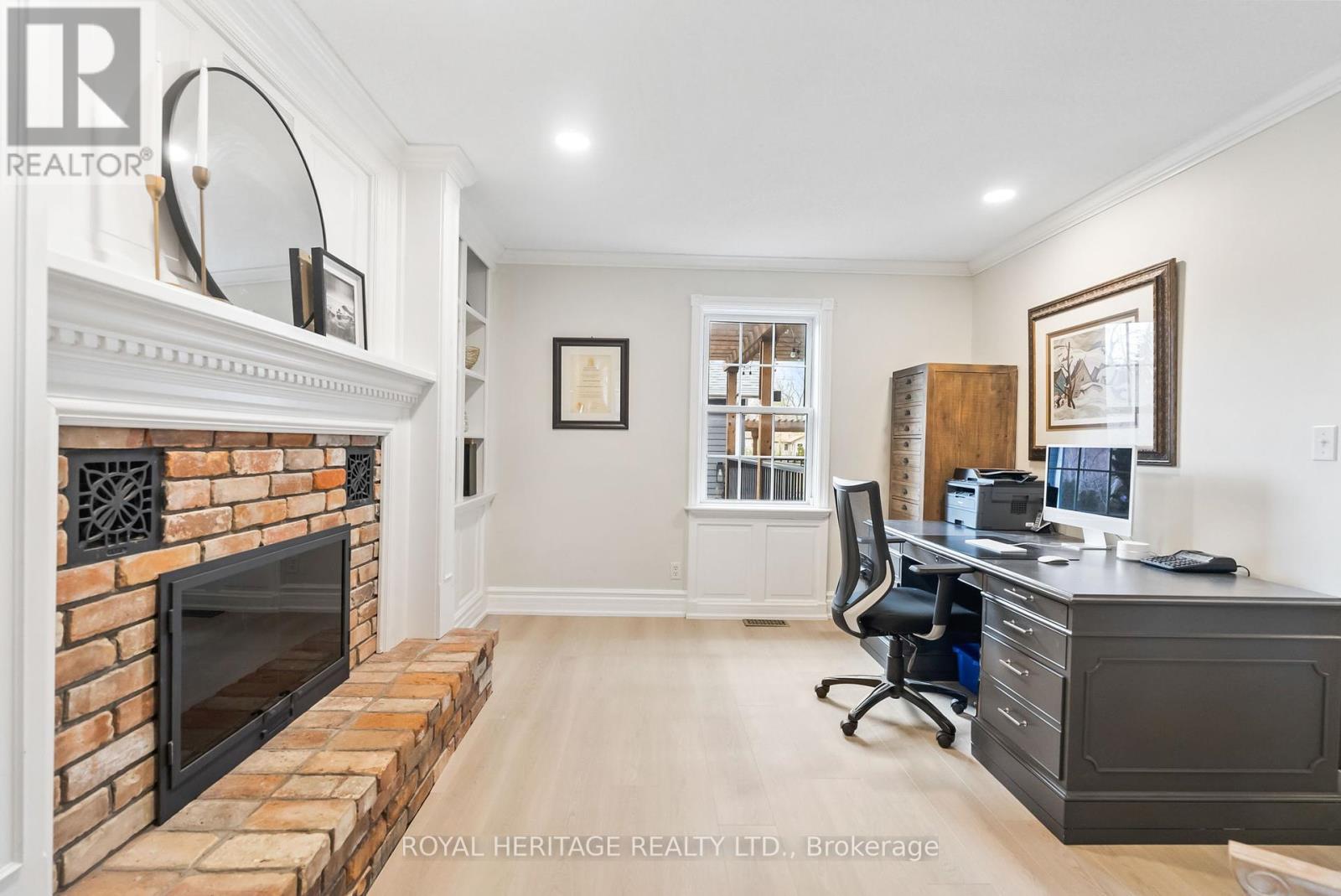 












5016 BARBER STREET E

,
Pickering,




Ontario
L1Y1B4


