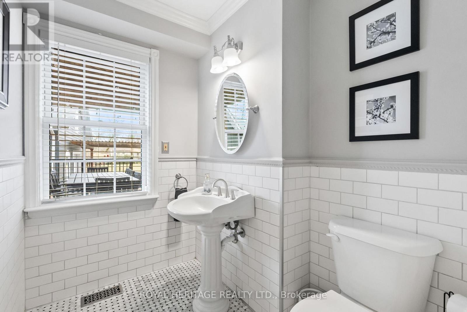 












5016 BARBER STREET E

,
Pickering,




Ontario
L1Y1B4

