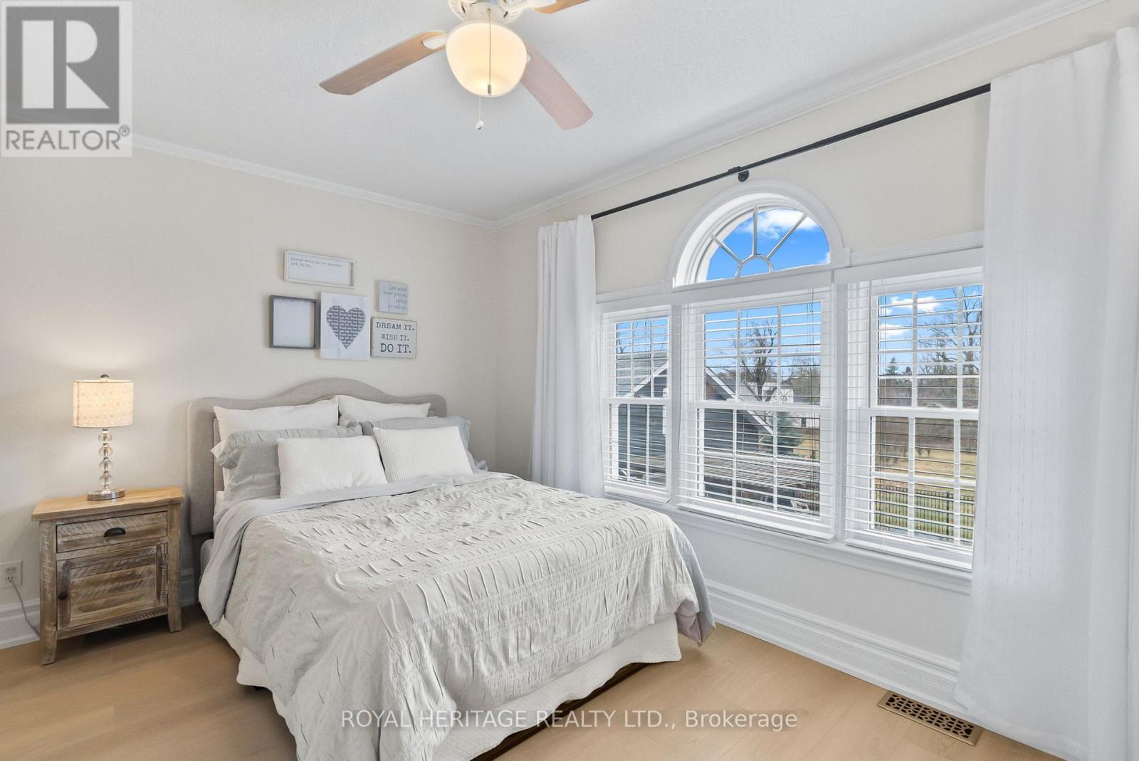 












5016 BARBER STREET E

,
Pickering,




Ontario
L1Y1B4

