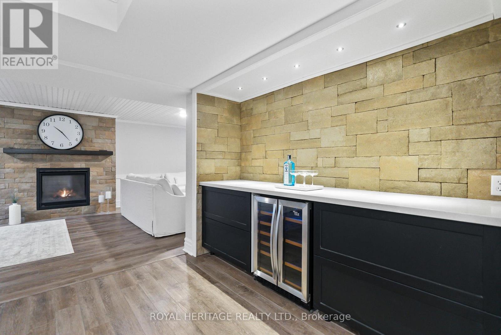 












5016 BARBER STREET E

,
Pickering,




Ontario
L1Y1B4

