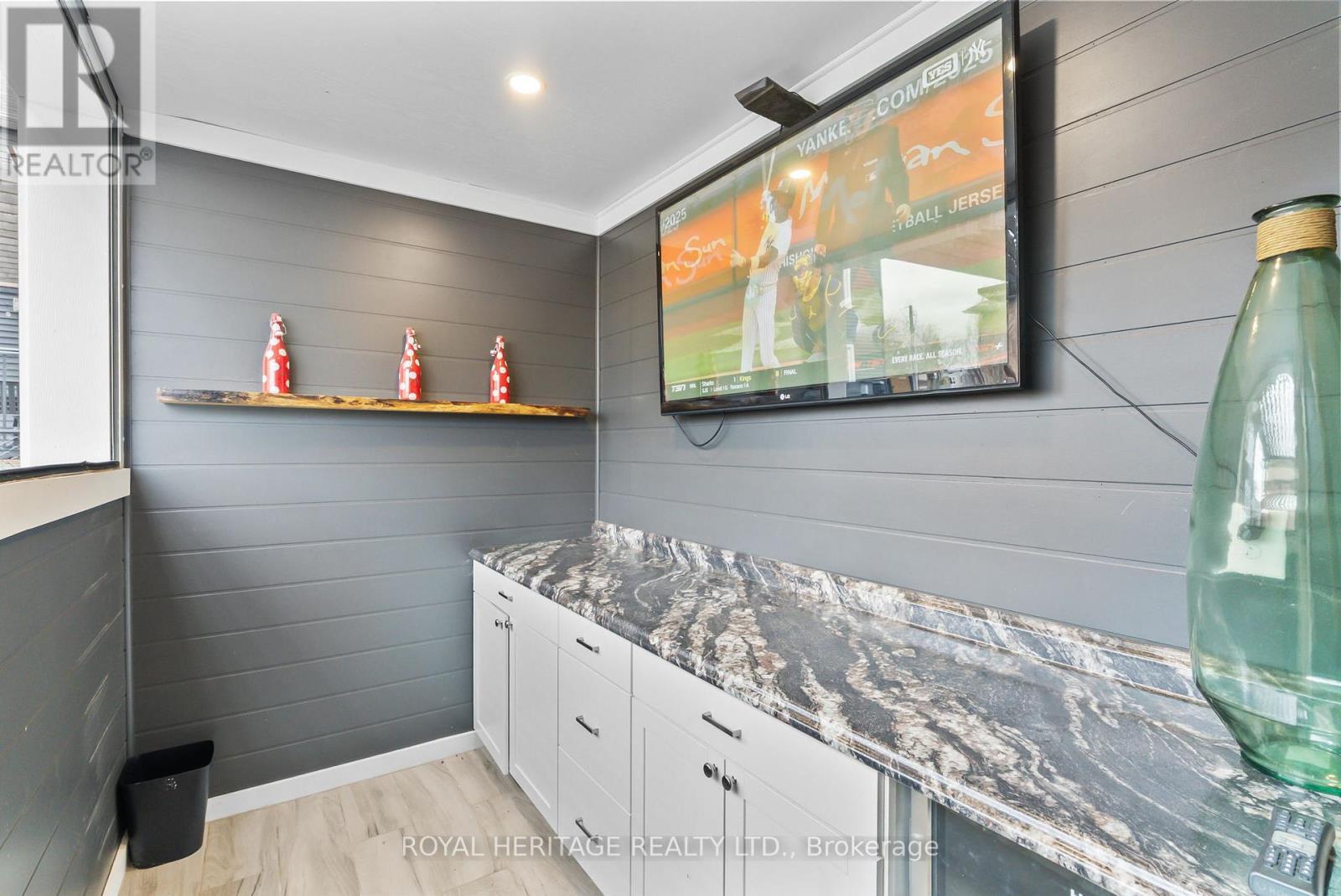 












5016 BARBER STREET E

,
Pickering,




Ontario
L1Y1B4

