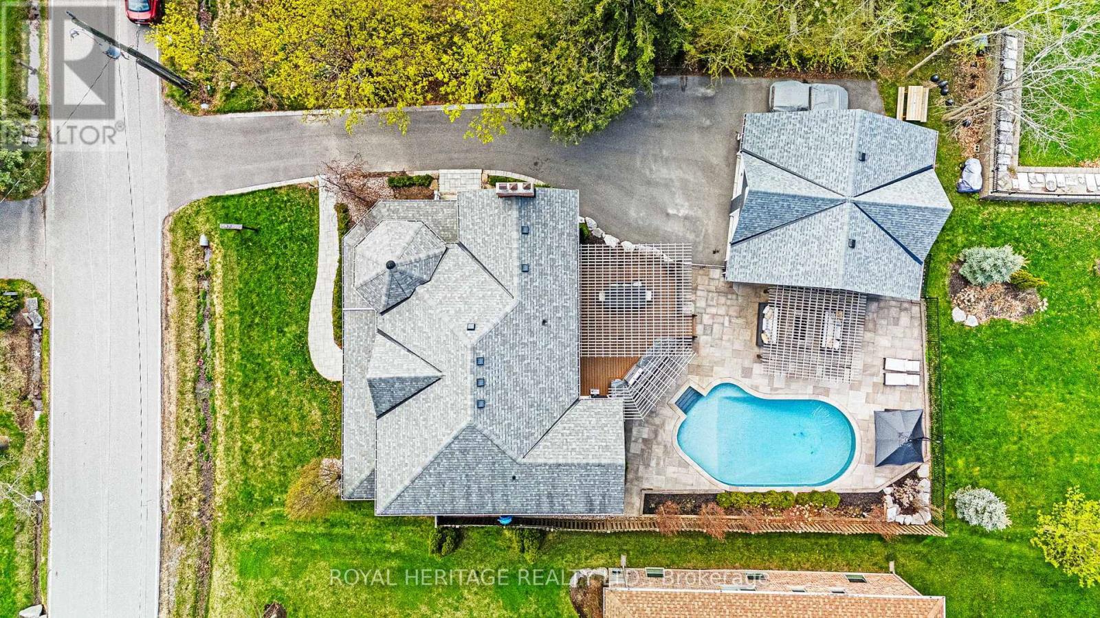












5016 BARBER STREET E

,
Pickering,




Ontario
L1Y1B4

