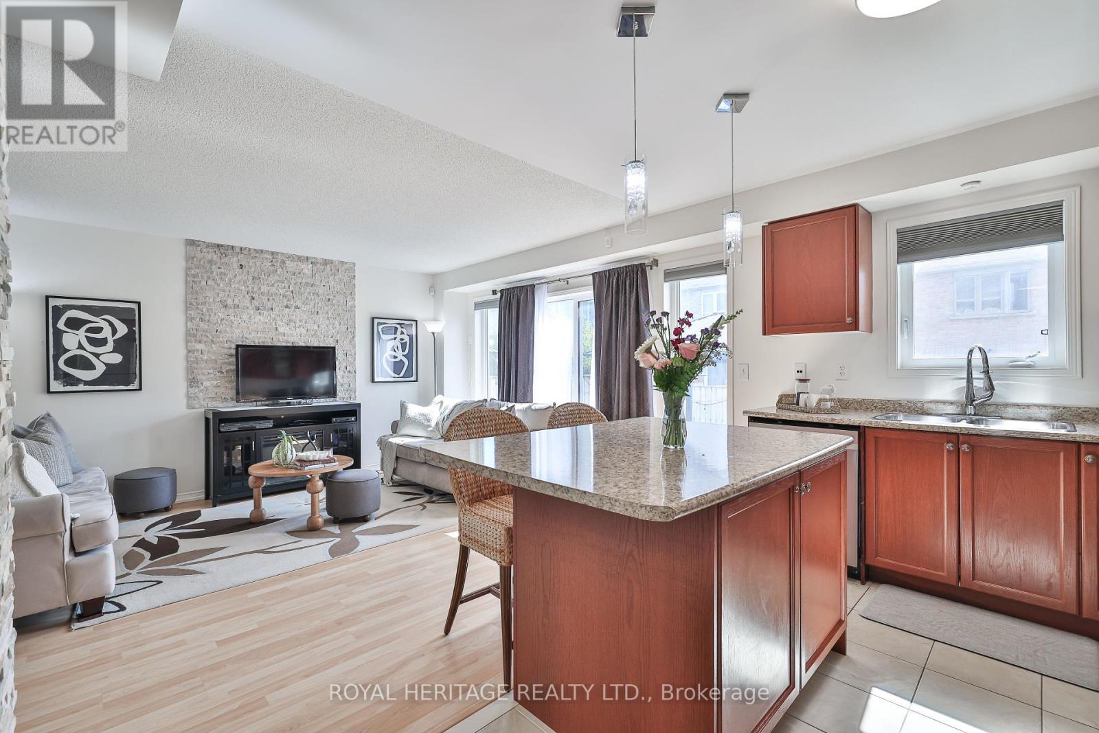 












28 CHASTON ROAD

,
Ajax (Central East),




Ontario
L1Z0M6

