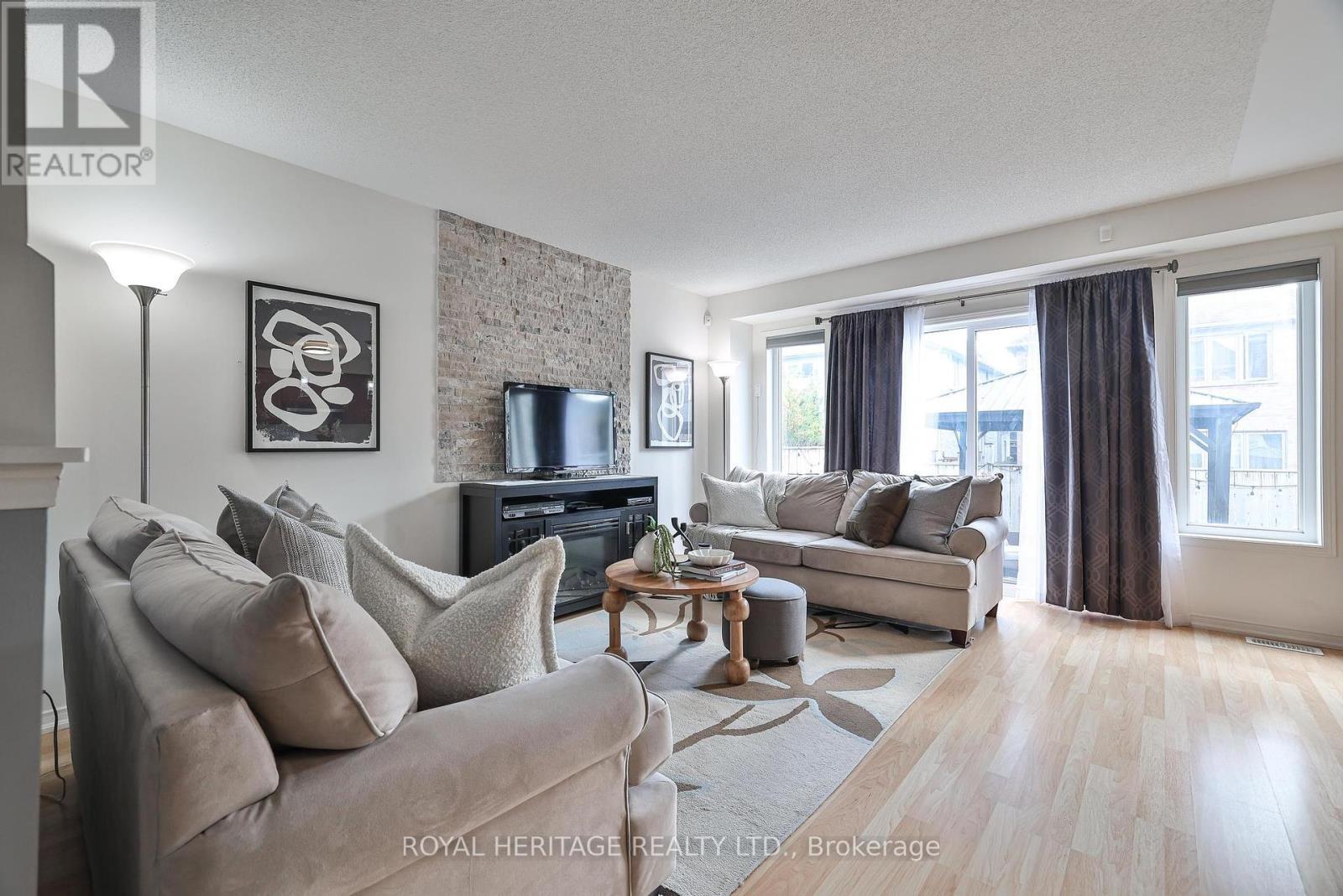 












28 CHASTON ROAD

,
Ajax (Central East),




Ontario
L1Z0M6

