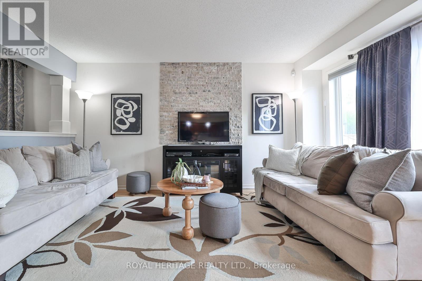 












28 CHASTON ROAD

,
Ajax (Central East),




Ontario
L1Z0M6

