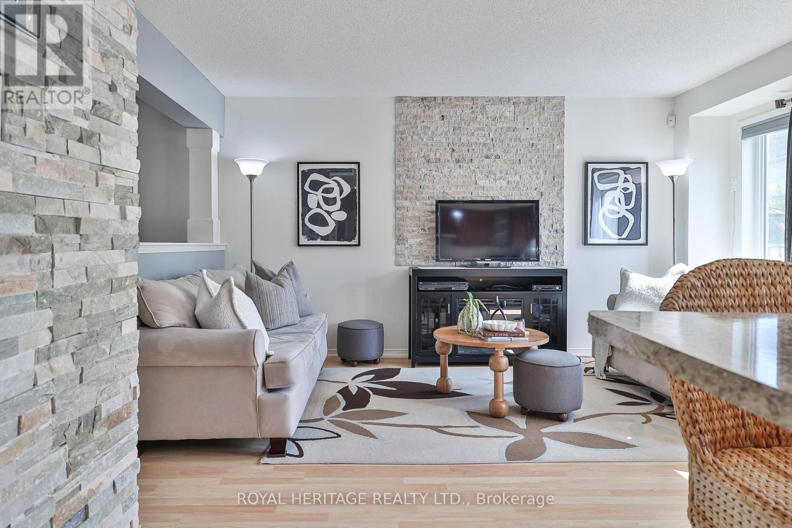 












28 CHASTON ROAD

,
Ajax (Central East),




Ontario
L1Z0M6

