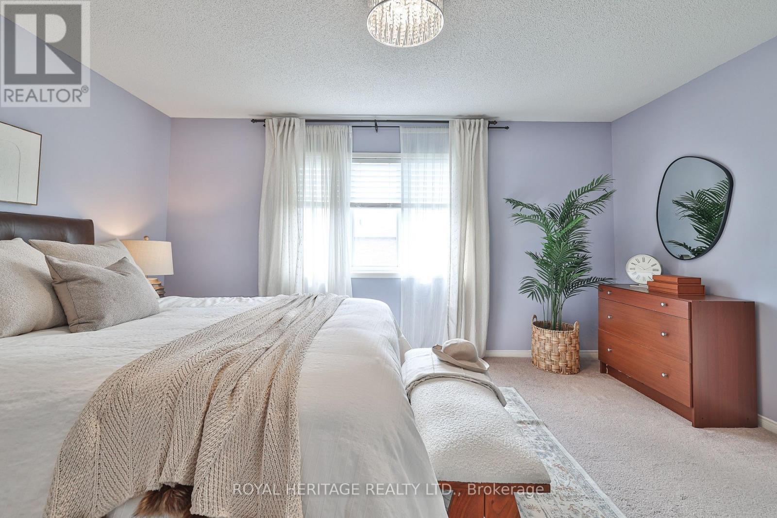 












28 CHASTON ROAD

,
Ajax (Central East),




Ontario
L1Z0M6

